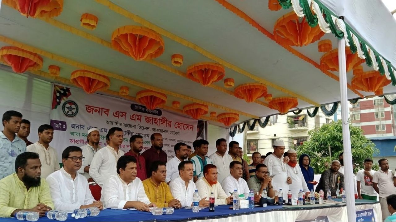 চন্ডালভোগ ফুটবল প্রিমিয়ার লীগ উদ্বোধন: খেলার মাঠ সচল রাখার প্রতিশ্রুতি এমপি এস এম জাহাঙ্গীর হোসেনের