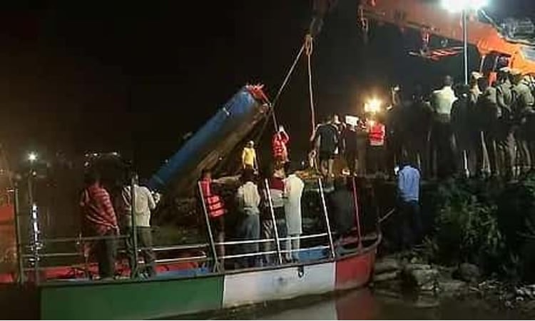 বিহারের বৈশালীতে নৌকাডুবি: ১৩ শিশুর মর্মান্তিক মৃত্যু